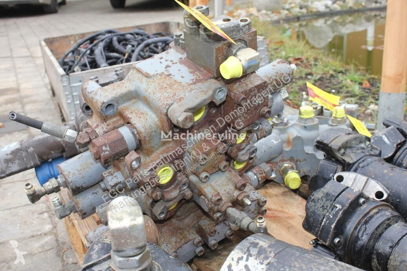 قطع غيار الأشغال العمومية Hitachi Distributeur...