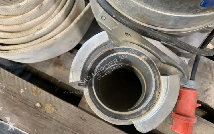 آلة لمواقع البناء  pompe immergee pour eau boueuse