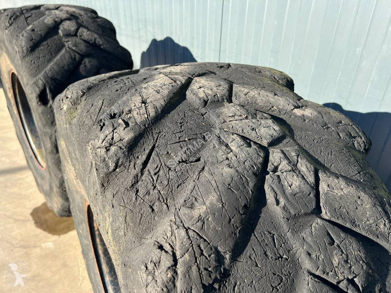 Náhradní díly stavba Michelin 445/70R19.5 incl....