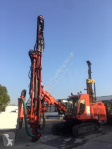 Сверление, забивка свай, земляные работы Sandvik DP900 Bohrwagen / Drilling Rig машина бурильная б/у
