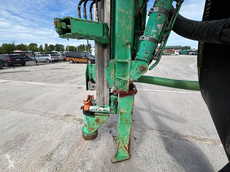 Bore-, hamre-, skæremaskine Montabert CPA 225 E