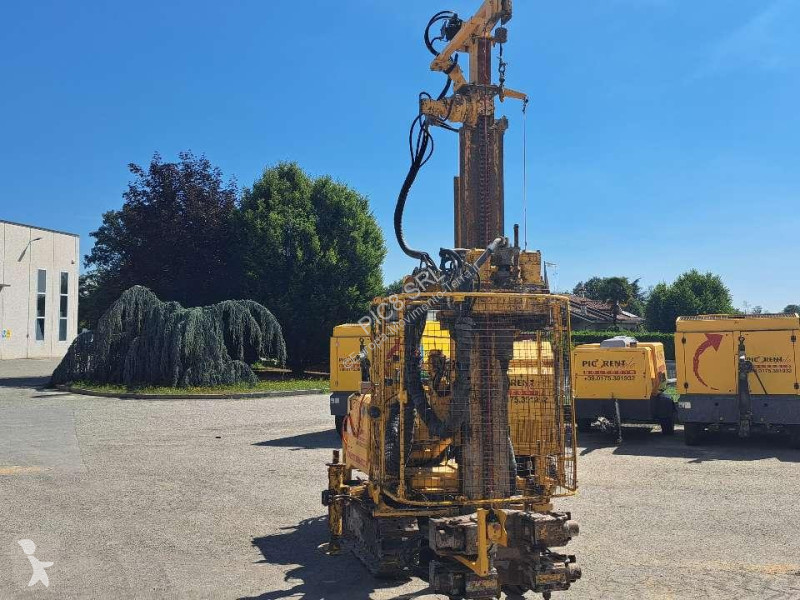 Vrtání, vytloukání, výkopy Comacchio MC 4D