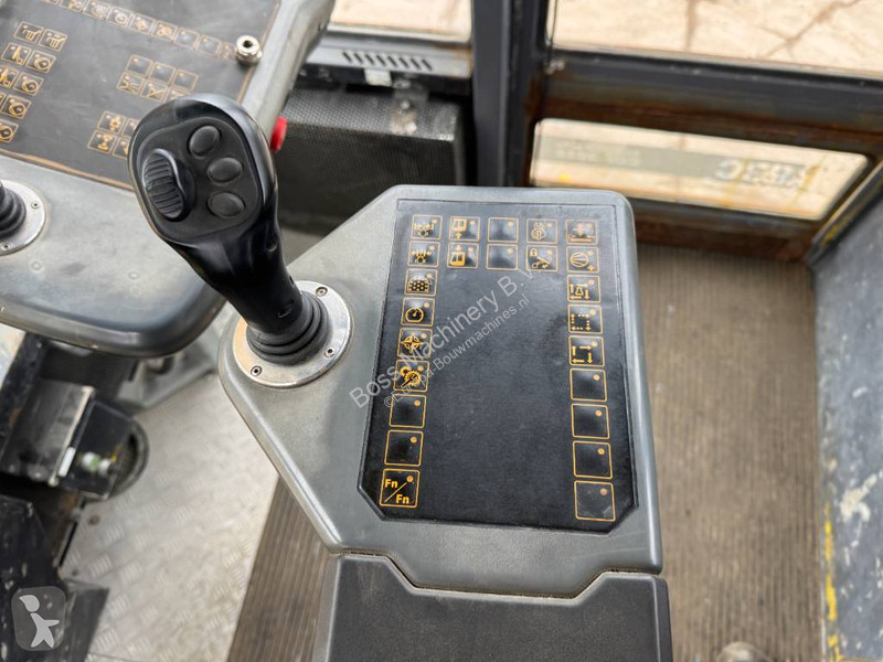 Bore-, hamre-, skæremaskine Atlas Copco XE3C -...