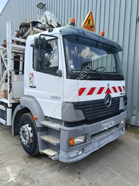 Utilaje pentru drumuri Mercedes atego risa...