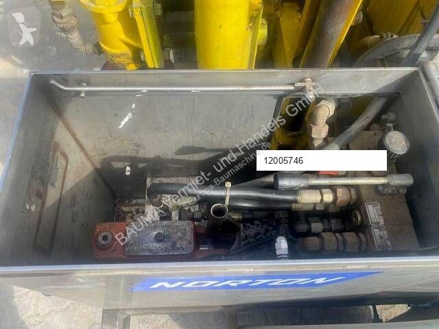 Escavadora de perfuração, de bate-estacas,de...