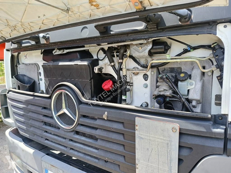 Utilaje pentru drumuri Mercedes atego risa...