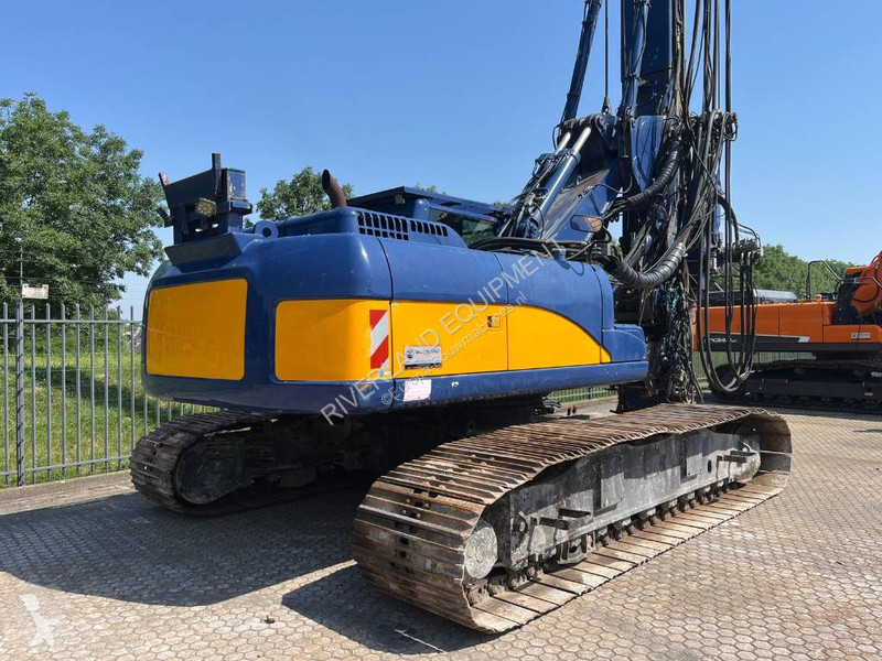 Vrtání, vytloukání, výkopy Soilmec SR40...
