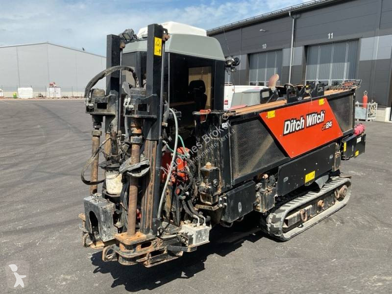 Vrtání, vytloukání, výkopy Ditch-witch JT24