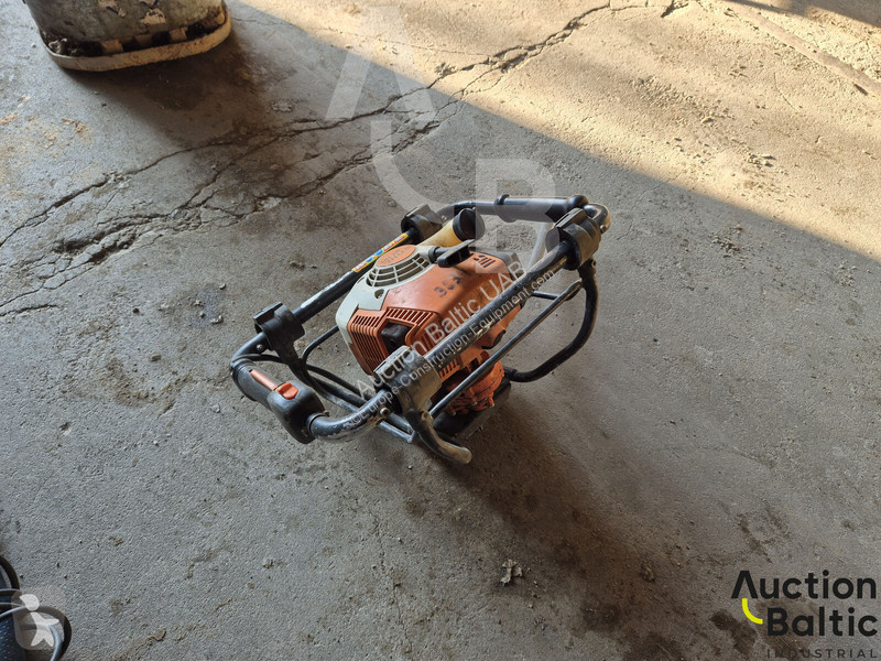 Utilaje de foraj, bataj, taiere Stihl BT121