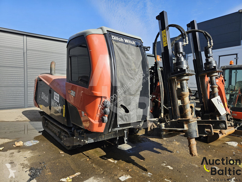Vŕtanie, baranenie, orezávanie Ditch-witch...