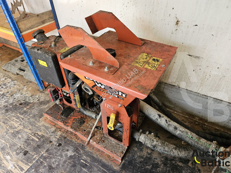 Vŕtanie, baranenie, orezávanie Ditch-witch...