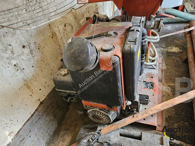 Vŕtanie, baranenie, orezávanie Ditch-witch...