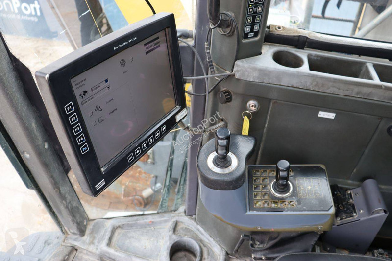 تخريم وتثقيب وتقطيع Atlas Copco D7C