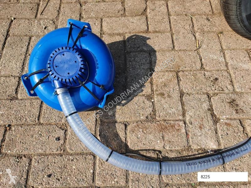 تخريم وتثقيب وتقطيع  Zonnedrinkbak 900 L grootvee