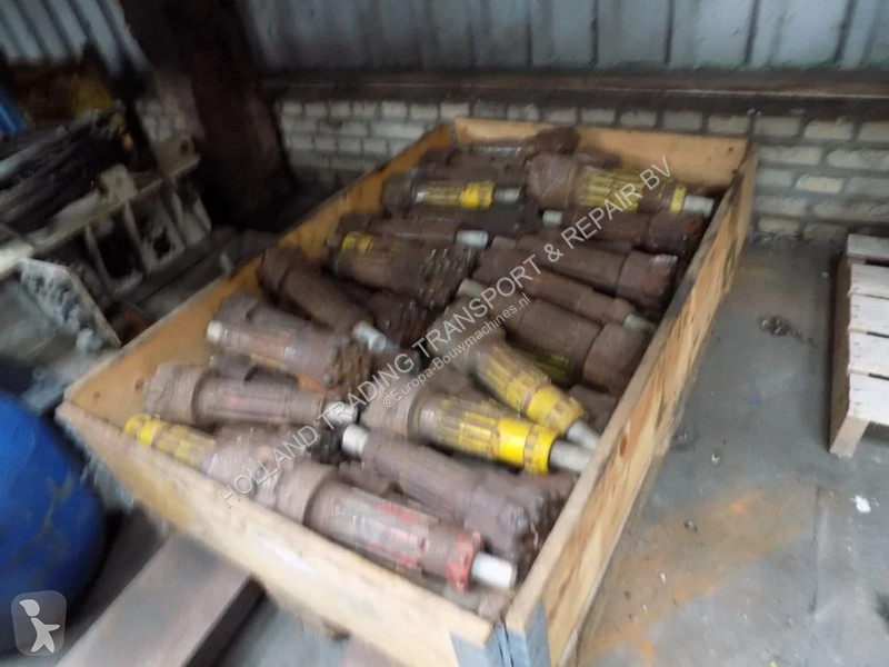 تخريم وتثقيب وتقطيع Atlas Copco boorkroon...