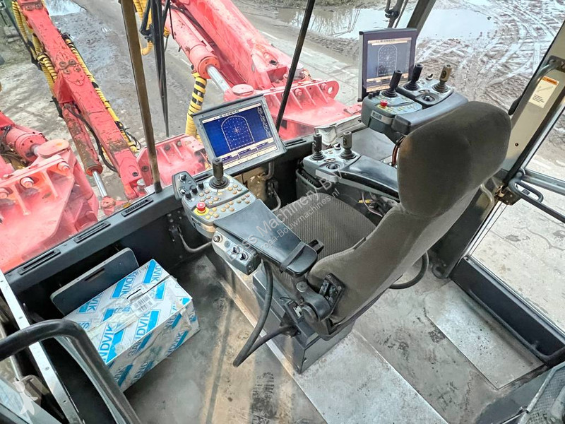Bore-, hamre-, skæremaskine Sandvik DT1130i...