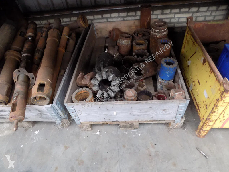 تخريم وتثقيب وتقطيع Atlas Copco boorkroon...