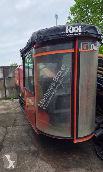 Vrtání, vytloukání, výkopy Ditch-witch AT32