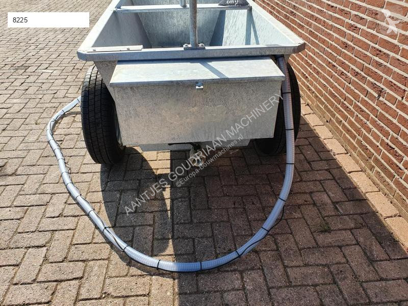 تخريم وتثقيب وتقطيع  Zonnedrinkbak 900 L grootvee