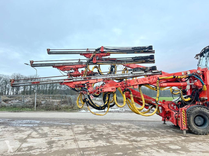 Bore-, hamre-, skæremaskine Sandvik DT1130i...