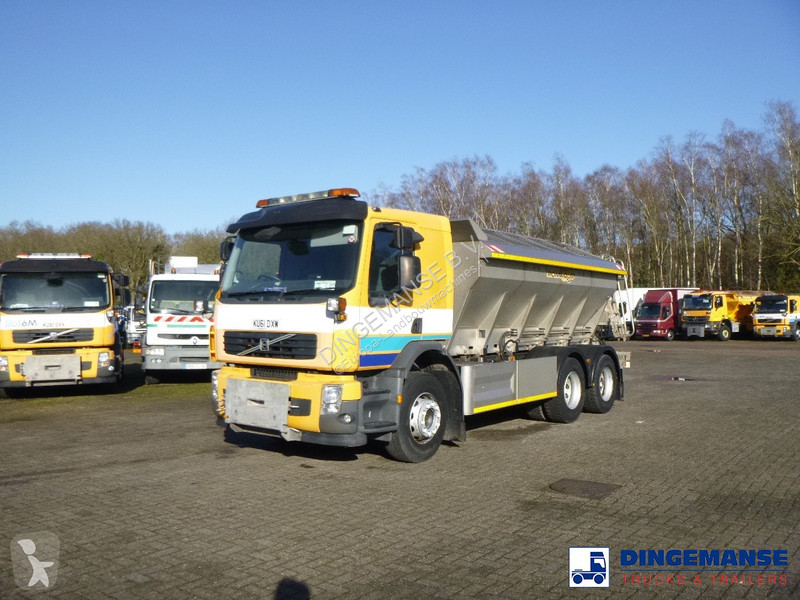 Ferramentas do solo animados Volvo 340 6x4 RHD...