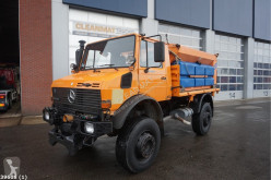 Camion saleuse Mercedes Unimog U 2150
