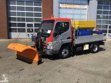 Camion cu echipament de împrăştiat sare Mitsubishi Canter 5S13 3.0 DI 250 Nido salt spreader + plough