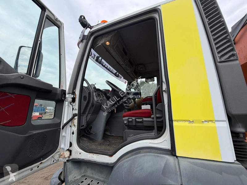 آلة لصيانة الطرق Iveco Eurotrakker AD190T31W -...