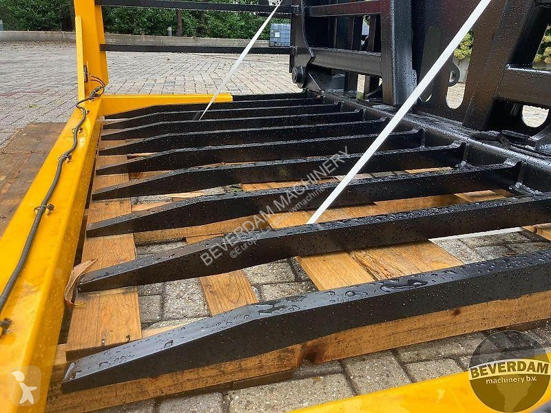 Pohyblivé zemní nástroje JCB Agri grasvork /...