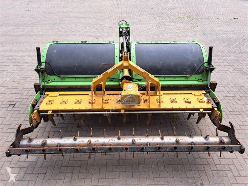 أدوات تربة متحركة  Farmtec spitmachine + Alpego...