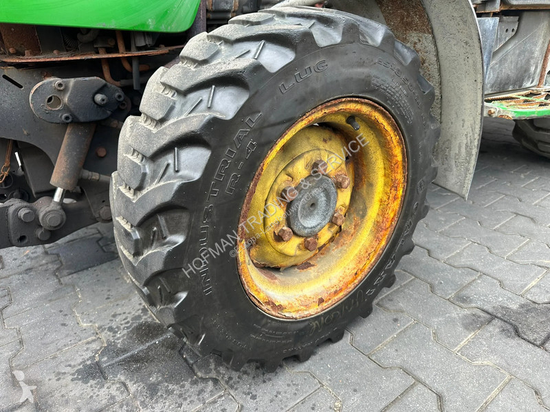 Lantbrukstraktor John Deere 3720