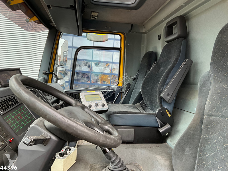 Aangedreven grondwerktuigen DAF FAG CF 250...
