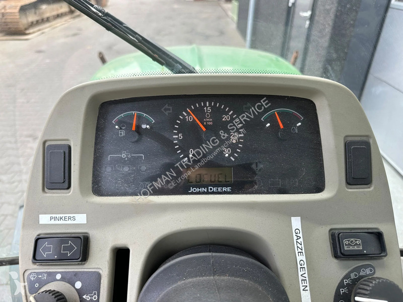 Lantbrukstraktor John Deere 3720