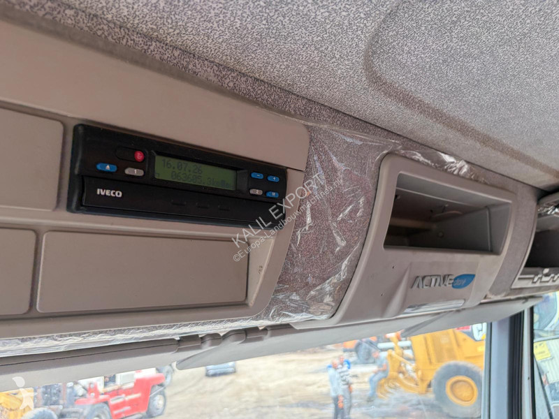 آلة لصيانة الطرق Iveco Eurotrakker AD190T31W -...