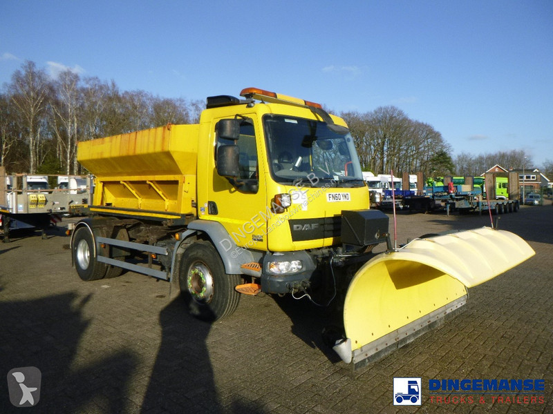 Outils du sol animés DAF 55220 4x2 RHD gritter...
