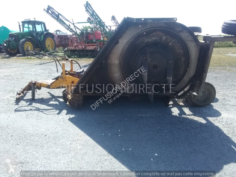 أدوات تربة متحركة Bomford BROYEUR A AXE...