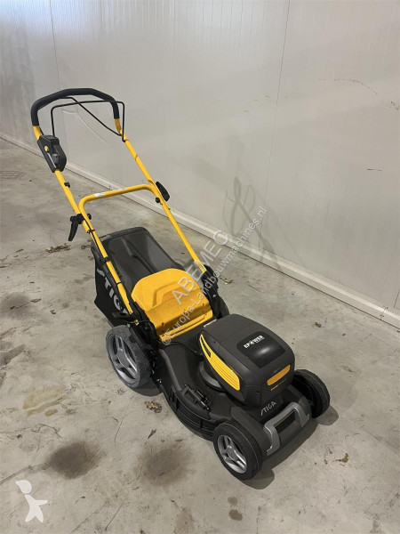 Aangedreven grondwerktuigen combi 748 SQ AE