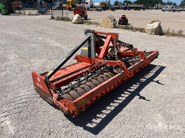 Aangedreven grondwerktuigen Howard  HK25-300