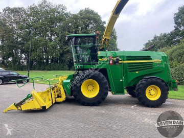 Aangedreven grondwerktuigen John Deere 7400 Pro Drive