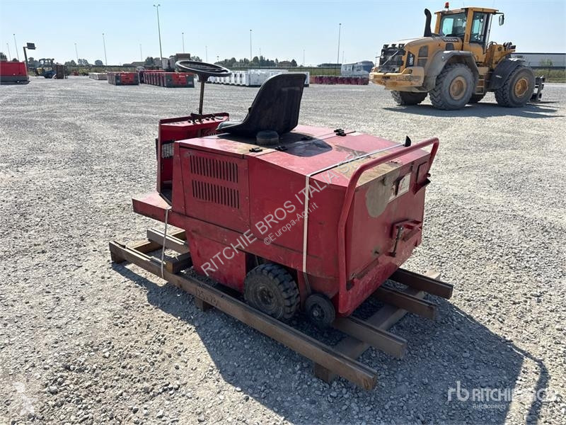 Aangedreven grondwerktuigen  R850 D/1 Floor...