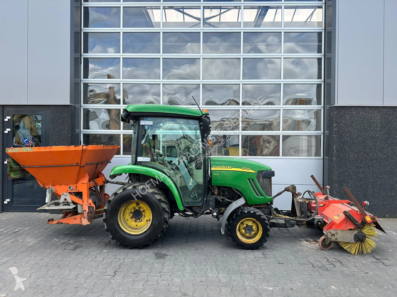 Lantbrukstraktor John Deere 3720