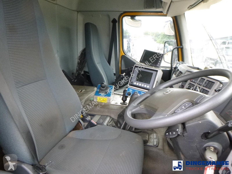 شاحنة Volvo FE 330 6x4 RHD gritter / salt spreader