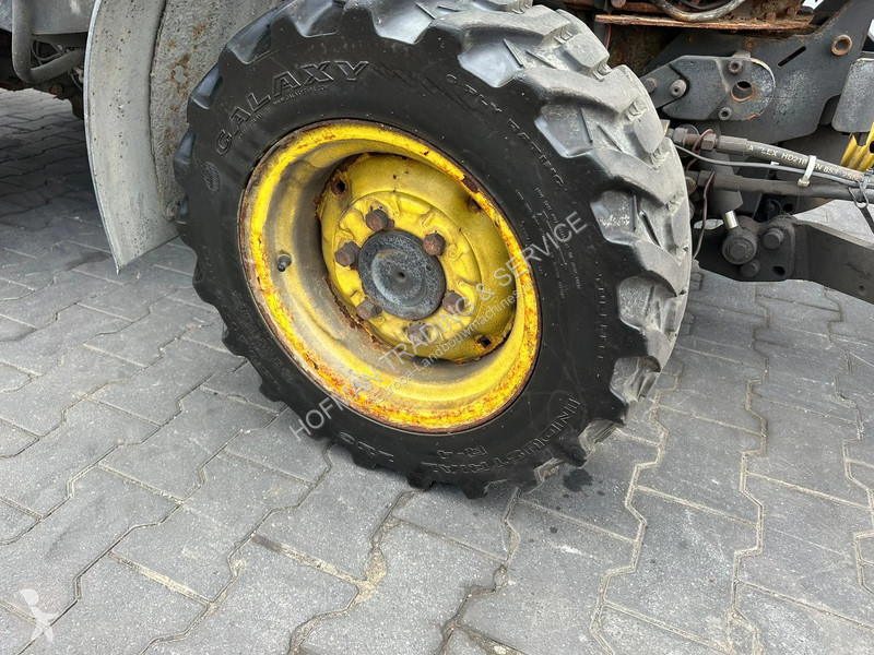 Lantbrukstraktor John Deere 3720