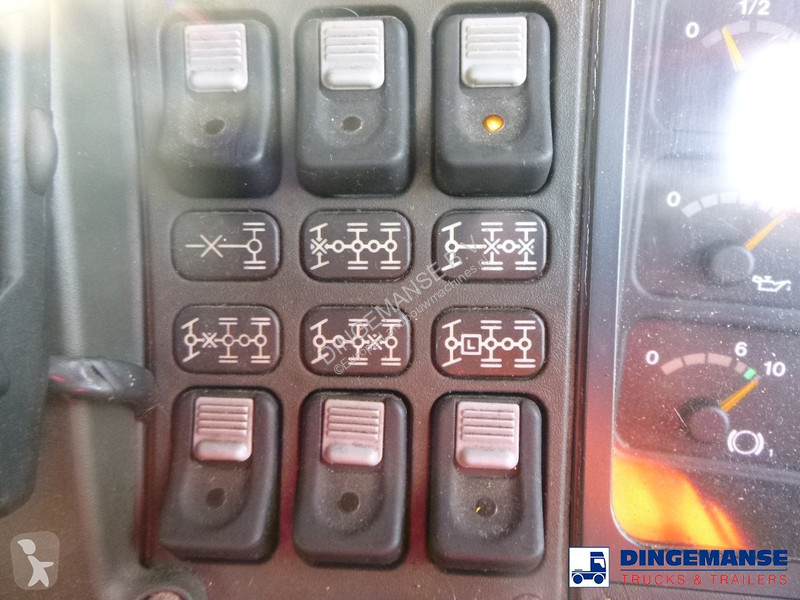 Aangedreven grondwerktuigen  P114-340 CB 6X6...