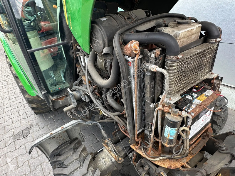 Lantbrukstraktor John Deere 3720