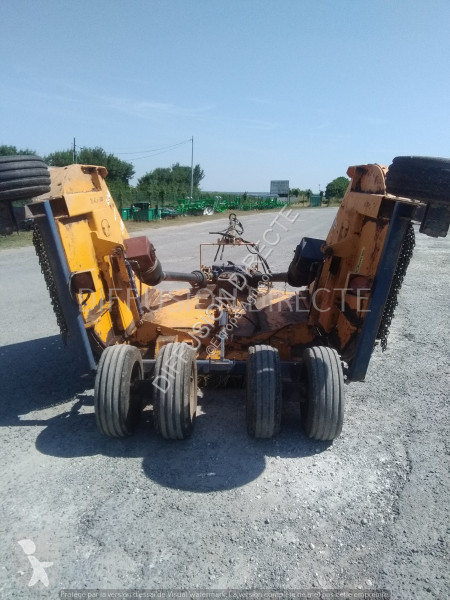 أدوات تربة متحركة Bomford BROYEUR A AXE...