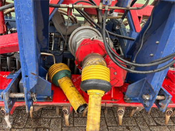 Rotary harrow