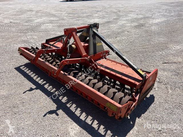 Aangedreven grondwerktuigen Howard  HK25-300