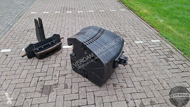 Pohyblivé zemní nástroje New Holland Gewicht
