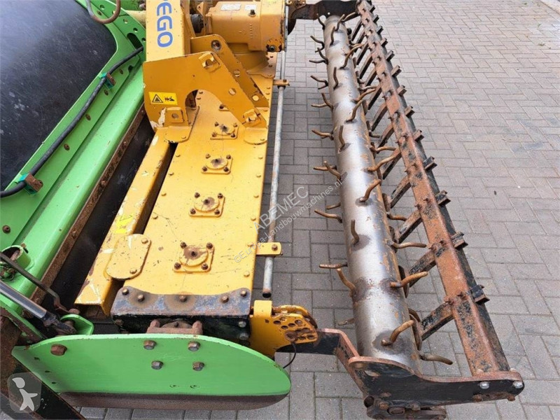 أدوات تربة متحركة  Farmtec spitmachine + Alpego...